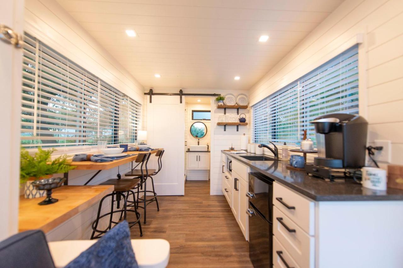 The Bluebonnet-Tiny Container Home Country Setting 12 Min To Downtown Bellmead Exterior foto